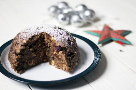 Sugar and gluten-free Christmas cake